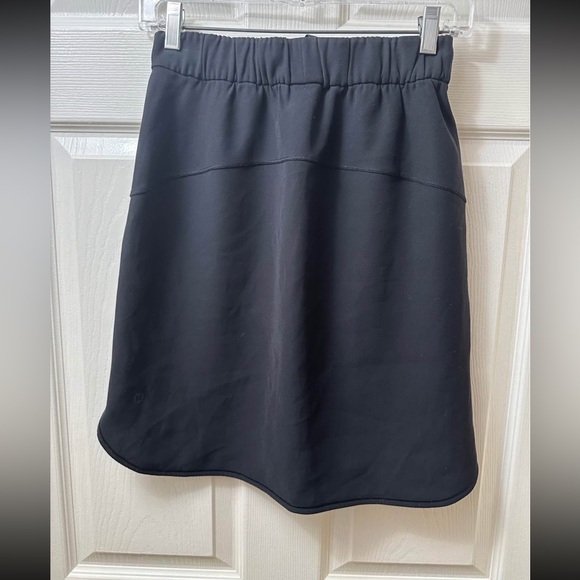 LL🍋On the Fly Skirt Size 4 Black - Picture 2 of 2